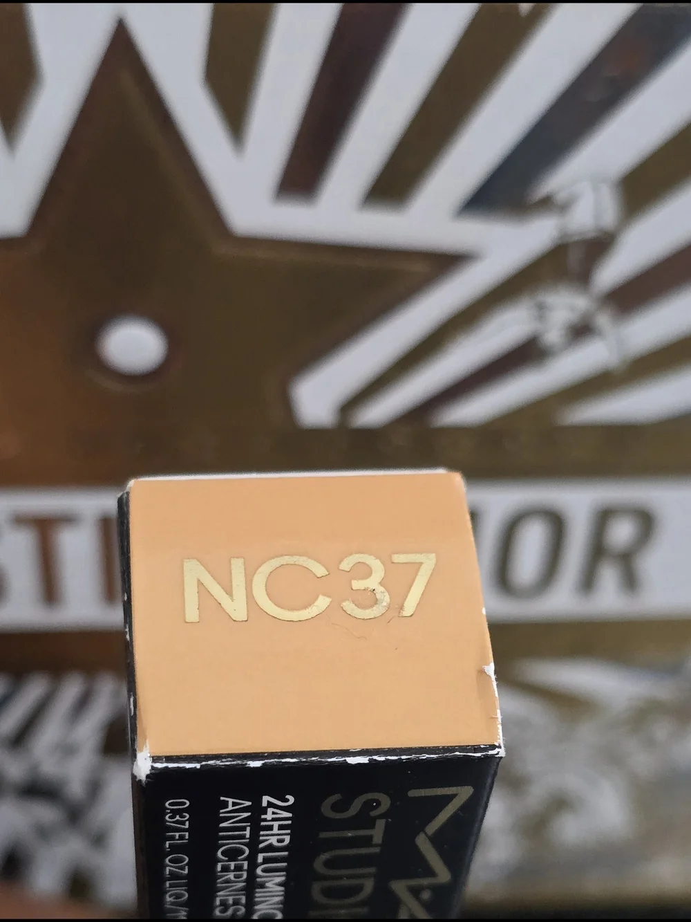 MAC Cosmetics Studio Radiance 24 HR Luminous Lift Concealer In NC 37 NIB